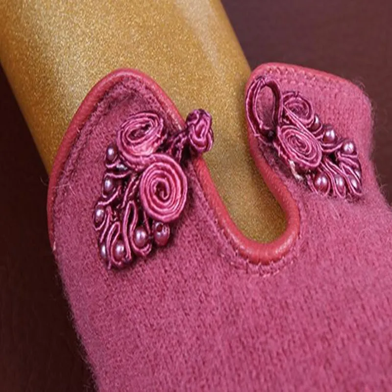 Chinese knot Style Wrist Gloves