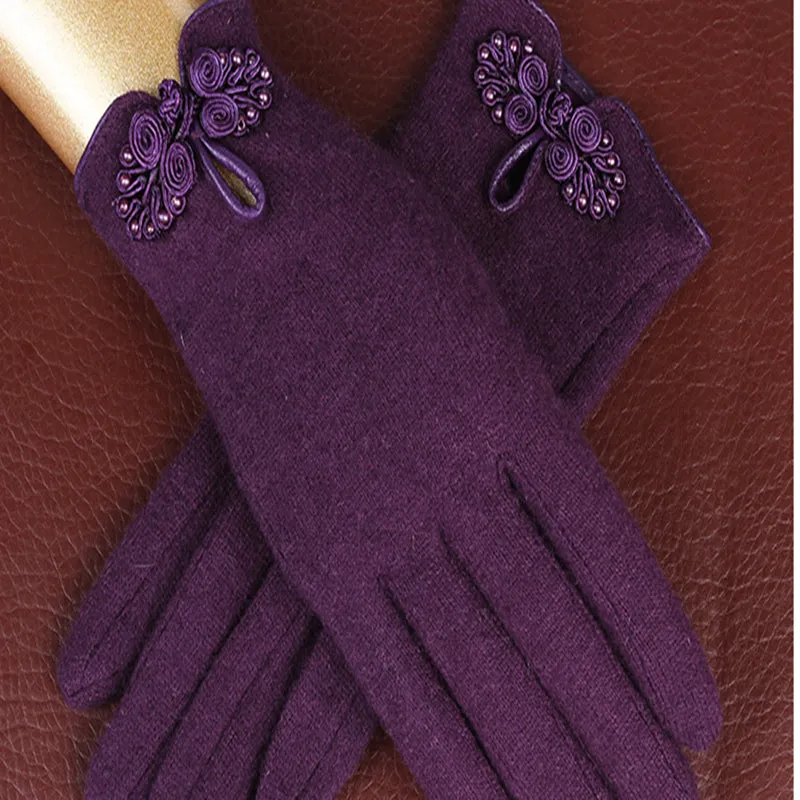 Chinese knot Style Wrist Gloves