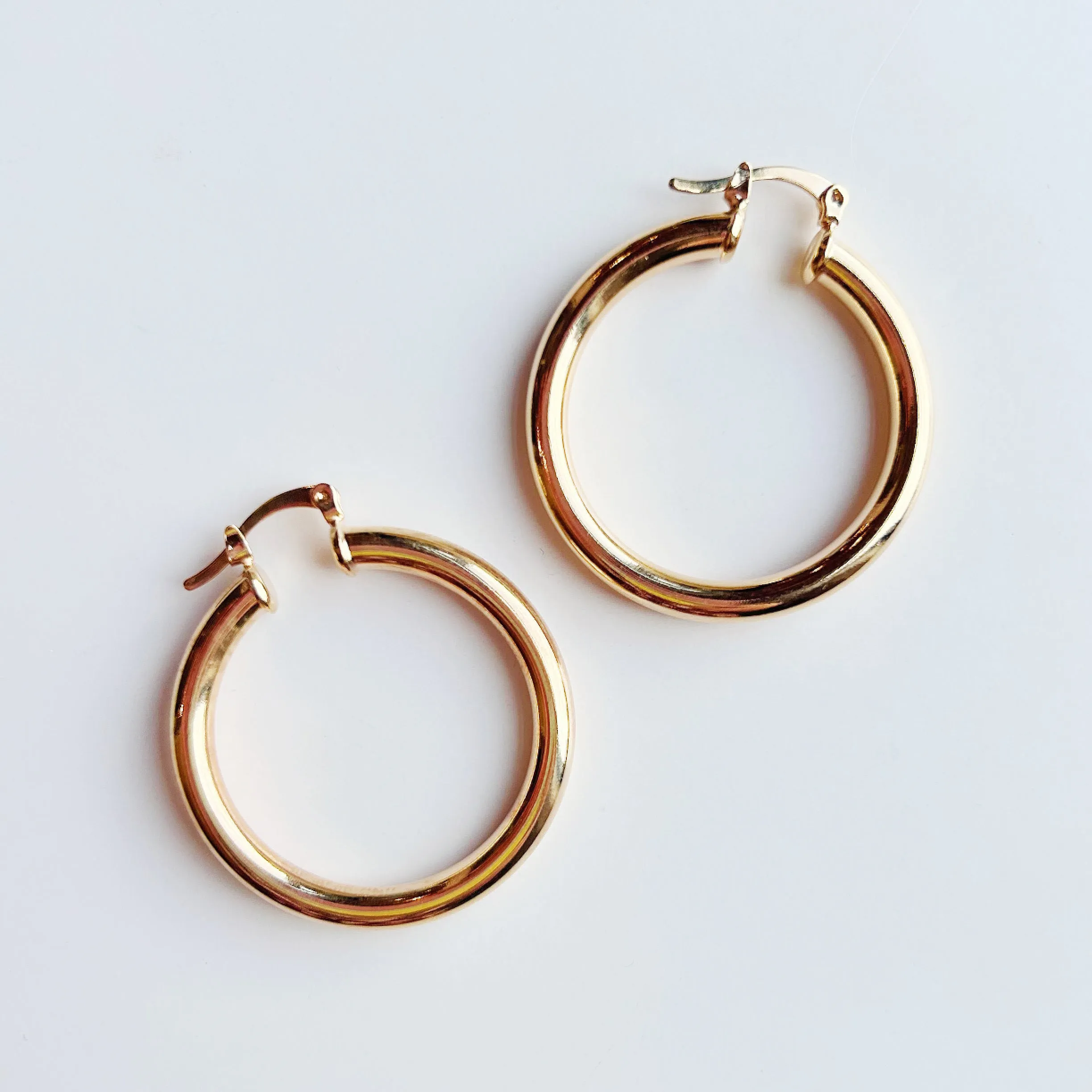 Elegant Gold Hoop Earrings