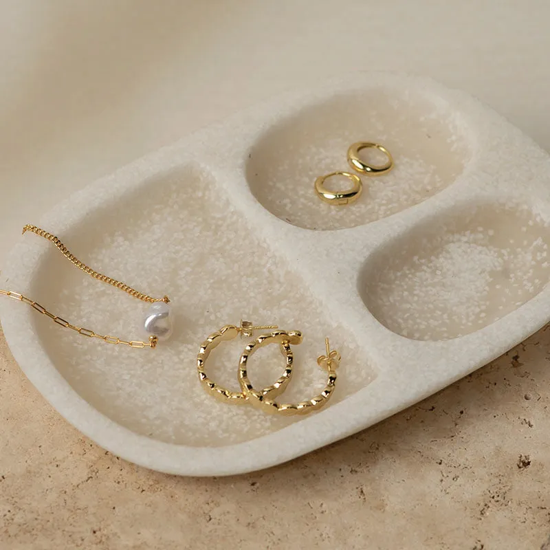 ELEGANT HOOP EARRINGS