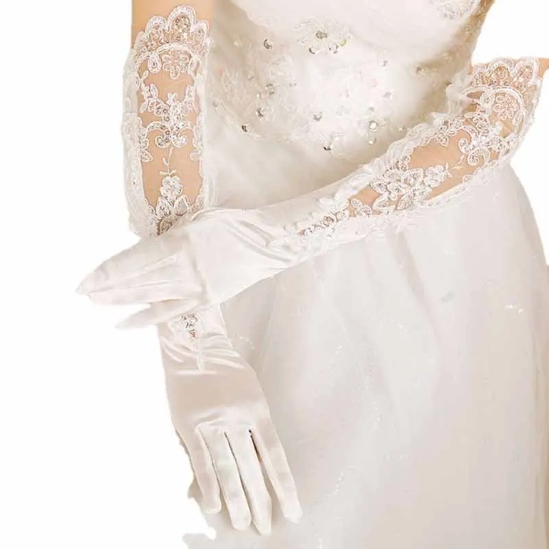 Graceful Cloth With Applique Wedding Gloves