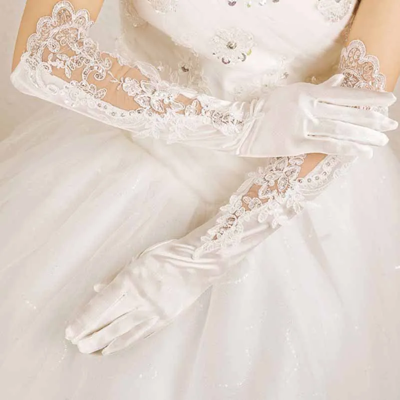 Graceful Cloth With Applique Wedding Gloves