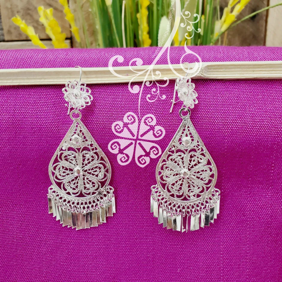 Medium Silver Filigrana Artisan Earrings