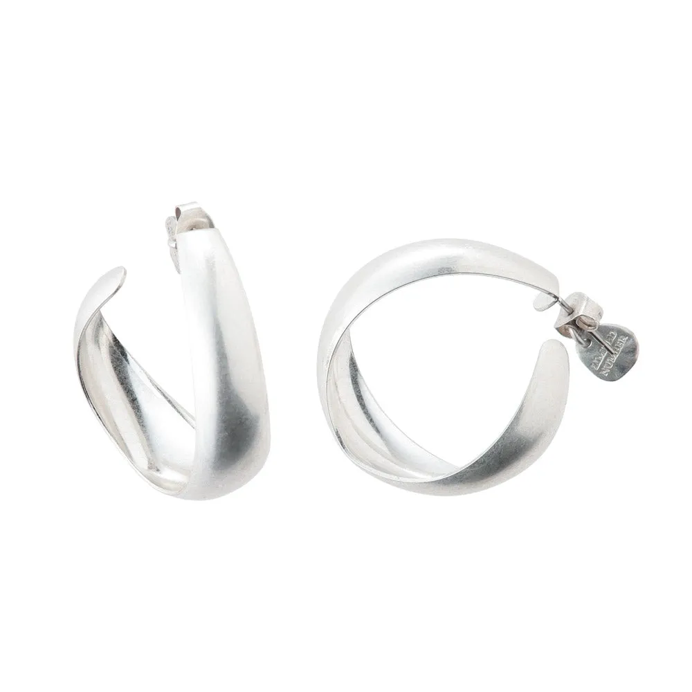 Subtle Twist Hoop Earrings